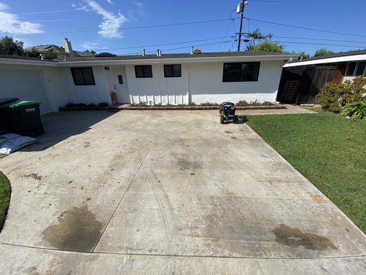 Home in Costa Mesa - A beautiful remodel in Costa Mesa required a nice wash. We handled the fencing, Rear brick wall, siding, house wash, windows, back patio, walkway and driveway. Customer was happy. Glad to have completed the job to their standards. Home in Costa Mesa - A beautiful remodel in Costa Mesa required a nice wash. We handled the fencing, Rear brick wall, siding, house wash, windows, back patio, walkway and driveway. Customer was happy. Glad to have completed the job to their standards.