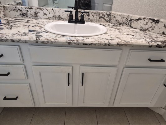 Bathroom Deep Clean January 2026 - We spent our evening deep cleaning the bathroom for a very kind client. The way her counter top and tiles shined was so satisfying to experience once the hardwork was complete! Bathroom Deep Clean January 2026 - We spent our evening deep cleaning the bathroom for a very kind client. The way her counter top and tiles shined was so satisfying to experience once the hardwork was complete!