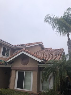 Reroof - 2 - 25 years of experience. Roof Replacement, Repairs and Maintenance. Call or send a message for a
Free Estimate.
