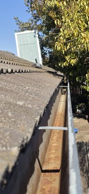 gutter cleaning job - We got another gutter cleaning job done today. The customer had a garden growing in his gutters, but we took care of it, no more garden in the gutters gutter cleaning job - We got another gutter cleaning job done today. The customer had a garden growing in his gutters, but we took care of it, no more garden in the gutters