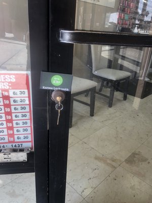 Commercial lock change - We work on all types of commercial door locks Commercial lock change - We work on all types of commercial door locks