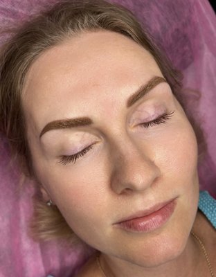 Brow Color Refresh – Powder Technique - This client came in with faded, uneven color from previous permanent makeup.
Using the powder technique and Aqua mineral pigment, I gently corrected the shape and refreshed the color.
The result is a soft, natural look that complements the client’s features and heals beautifully.
Every case is unique, and my goal is always to enhance natural beauty.