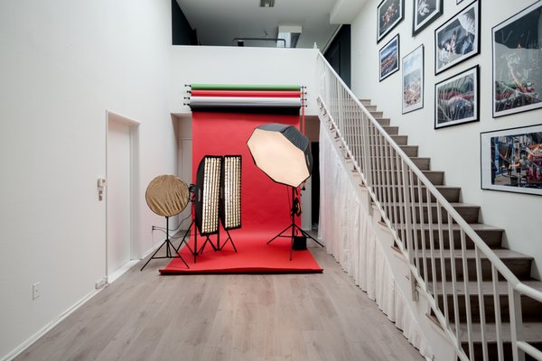 the space - Encapsulate studio has everything you will need for your specific shoot. 1 parking space included, several street parking spots and meter parking just in case. Three Godox flash units. The space is two floors: first floor is the main studio floor for all of the work/shooting and the second floor setup in a loft style manner is the lounge for friends and family along with a hair and make up section.