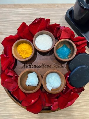 The Luxury Pedicure You Deserve – Only at Nailsneedlove Studio - Luxuriate in a warm coconut milk soak with rose petals, followed by full nail and cuticle care. We soften and smooth with an intensive callus treatment, pearl sugar scrub, and a rejuvenating pearl leg mask. Melt into a 15-minute foot massage with hot stones, finished with paraffin wax, warm towels, and your choice of polish.
✨ Includes:
Coconut milk & rose petal foot soak
Nail trimming, shaping & cuticle care
Intensive callus removal
Pearl sugar scrub exfoliation
Nourishing pearl leg mask
Hydrating paraffin wax treatment
15-minute hot stone foot massage
Warm towel wrap
Choice of polish The Luxury Pedicure You Deserve – Only at Nailsneedlove Studio - Luxuriate in a warm coconut milk soak with rose petals, followed by full nail and cuticle care. We soften and smooth with an intensive callus treatment, pearl sugar scrub, and a rejuvenating pearl leg mask. Melt into a 15-minute foot massage with hot stones, finished with paraffin wax, warm towels, and your choice of polish.
✨ Includes:
Coconut milk & rose petal foot soak
Nail trimming, shaping & cuticle care
Intensive callus removal
Pearl sugar scrub exfoliation
Nourishing pearl leg mask
Hydrating paraffin wax treatment
15-minute hot stone foot massage
Warm towel wrap
Choice of polish