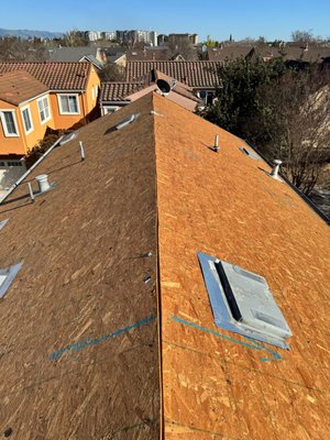 Full Re-roof - Beautiful 1,800 square feet shingle re-roof Full Re-roof - Beautiful 1,800 square feet shingle re-roof