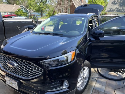 Ford edge - This one was a fun one! Full interior and exterior detail! She was very happy with the results even her daughter complimented her vehicle!