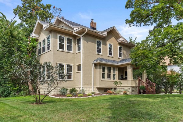 1910 Victorian Home - this home was built in 1910 and was recently renovated by one of our flipper clients. They kept many original details but updated some keys features like the bathrooms and room etc!