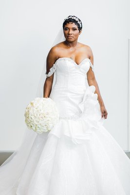 Love in Every Frame - Lost in the magic of love, #WinnieBride Larnetta Moncrief shines in her #WinnieCoutureDress KRYSTALLE!  A sweet symphony of elegance and beauty. Here's to a lifetime of love and happiness!  #WinnieBride #BridalBliss #IdoWithWinnieCouture #WinnieCouture #WinnieDress 
Photo Courtesy: Nick Frontiero Photography