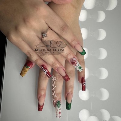 🎁 Gift Yourself Gorgeous Nails - The best gift you can give yourself this holiday is a stunning set of nails. Our expert nail artists are here to pamper you and make your holiday wishes come true.🎄🌟