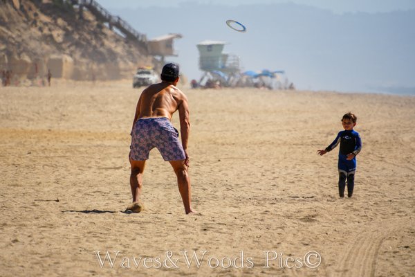 Beach and Nature photography - Capturing moments by the ocean is truly my passion. There’s something magical about combining the natural beauty of the beach with the genuine expressions of people. The sunlight, the waves, and the open air create a perfect atmosphere where nature and humanity meet in harmony. I love photographing outdoors — especially on the beach — because every session feels alive, peaceful, and full of emotion.

If you’re looking for photos that feel natural, warm, and full of life, the beach is the perfect setting — and I’d love to help you capture those memories. 🌊📸