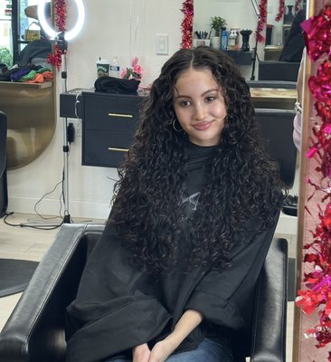 Curly hair services ! - Natural styles for curls (no added hair, no braids)
Twist only for length retention and minimal breakage Curly hair services ! - Natural styles for curls (no added hair, no braids)
Twist only for length retention and minimal breakage