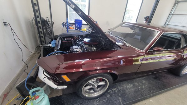 A/C Recharge 1970 Mustang - I got the opportunity to help a great guy with his awesome 1970 Mustang last week! He completely restored this beauty by himself over the past several years and it looks amazing! Great Work, Rob! A/C Recharge 1970 Mustang - I got the opportunity to help a great guy with his awesome 1970 Mustang last week! He completely restored this beauty by himself over the past several years and it looks amazing! Great Work, Rob!