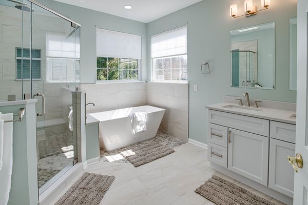 Modern Bathroom Remodel - Bathroom Remodeling. White shaker cabinets. Bathroom tile backsplash. Stand alone shower. Double vanity. Large bathroom remodel. Modern bathroom style. Modern Bathroom Remodel - Bathroom Remodeling. White shaker cabinets. Bathroom tile backsplash. Stand alone shower. Double vanity. Large bathroom remodel. Modern bathroom style.