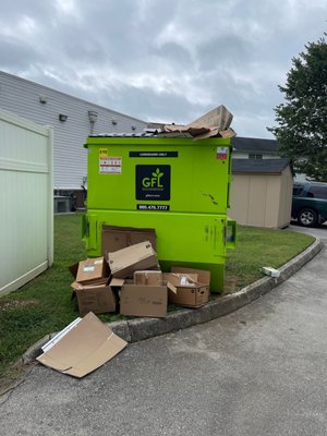 Commercial Cardboard Dumpster Cleanout - Retirement homes cardboard dispatchers missed a few pickups, so we gave them a hand! Next-day service, done in less than 20 minutes! Commercial Cardboard Dumpster Cleanout - Retirement homes cardboard dispatchers missed a few pickups, so we gave them a hand! Next-day service, done in less than 20 minutes!