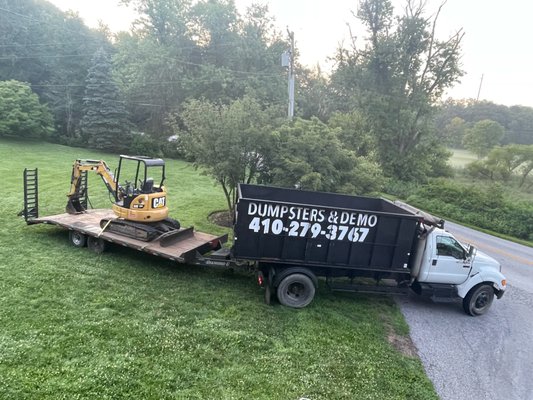 Dumpster Rentals and Demolition - 10, 20 or 30 Yard Dumpsters available.
Labor to load dumpsters can also be provided for an additional price.