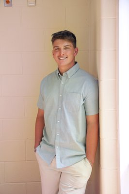 Seniors 2026 - Senior portaits that capture your look and style. Seniors 2026 - Senior portaits that capture your look and style.
