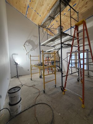 New Construction job - This new Construction Job, i painted and polyurethaned . A 7,000 square foot house that took 10 months to accomplish. Home owner wanted the best quality work performed on this site. This was a fun project and take pride in my work.