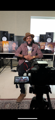 Joe Davis Course Creation - This production features Joe Davis as he lays down the foundation of his digital course. During this production we created Joe's course from scratch and also created Micro Content (Instagram Reels) to promote and market his offer.