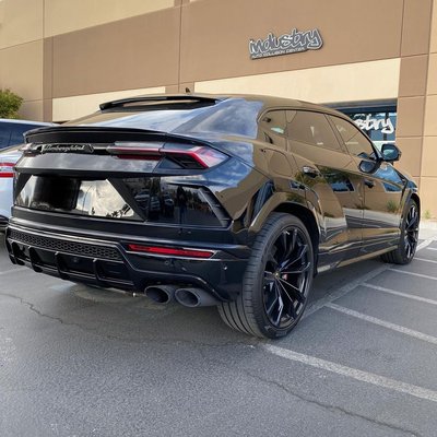 Black out silver parts, to body color on this Lambo Urus. - Black out silver parts to body color on this Lambo Urus Black out silver parts, to body color on this Lambo Urus. - Black out silver parts to body color on this Lambo Urus