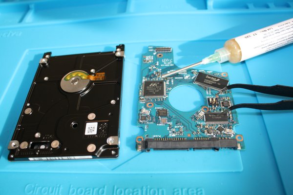 Hard Drive Data Recovery - TeraDrive is here to serve Vancouver, BC, and all of Canada by recovering your data from failed and damaged hard drives. Whether the contents are a critical client list for your company, a collection of cherished photographs, or the creative product of years of hard work, it can be absolutely heartbreaking (not to mention disastrous) to lose the files on an external hard drive.
We’ve served many companies and individuals across Canada to diagnose hard drive failures and recover data that would otherwise be lost. With tens of thousands successful data recoveries under our belt, we stand by a core philosophy of our company, and our work: ‘Nothing is lost forever!’ Hard Drive Data Recovery - TeraDrive is here to serve Vancouver, BC, and all of Canada by recovering your data from failed and damaged hard drives. Whether the contents are a critical client list for your company, a collection of cherished photographs, or the creative product of years of hard work, it can be absolutely heartbreaking (not to mention disastrous) to lose the files on an external hard drive.
We’ve served many companies and individuals across Canada to diagnose hard drive failures and recover data that would otherwise be lost. With tens of thousands successful data recoveries under our belt, we stand by a core philosophy of our company, and our work: ‘Nothing is lost forever!’