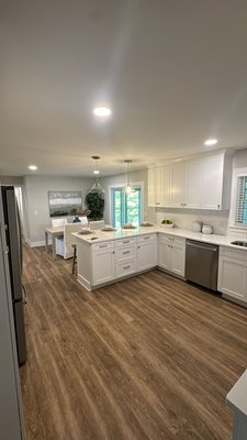 House Remodeling - This remodel was done in the whole house. Kitchen, Bathroom, Living Room, abd Bedrooms.
Complete paint work. House Remodeling - This remodel was done in the whole house. Kitchen, Bathroom, Living Room, abd Bedrooms.
Complete paint work.