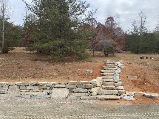Retaining Walls - We offer an end-to-end client experience that includes seamless communication, budgeting, staffing, on-site organization, and solid, quality hard work.