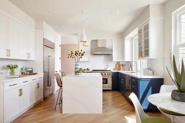 Redwood Shores  - Kitchen Remodeling - Eat-in kitchen - mid-sized 1950s u-shaped light wood floor and brown floor eat-in kitchen idea in San Francisco with a single-bowl sink, shaker cabinets, blue cabinets, quartz countertops, white backsplash, quartz backsplash, stainless steel appliances, an island, and white countertops