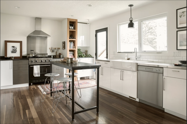 Remodel - The Nelson's Project - When you work with a contractor who offers comprehensive kitchen or bathroom remodeling services, you'll be able to deal with a single point of contact throughout the entire process. At E&A Pro flooring, it's important to us that our customers have a hassle-free experience. We take care of everything from start to finish.