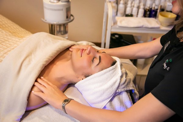 Facials - Transform Your Skin with Expert Care
Reveal your skin's natural radiance with our expertly curated facials at The Ivy Day Spa. Each treatment is designed to nourish, refresh, and rejuvenate, addressing your unique skincare needs. Our skilled estheticians use premium products and techniques to deliver results-driven care for all skin types.
Professional Facials from iSClinical, Glo Skin Beauty, and Hydrafacial Facials - Transform Your Skin with Expert Care
Reveal your skin's natural radiance with our expertly curated facials at The Ivy Day Spa. Each treatment is designed to nourish, refresh, and rejuvenate, addressing your unique skincare needs. Our skilled estheticians use premium products and techniques to deliver results-driven care for all skin types.
Professional Facials from iSClinical, Glo Skin Beauty, and Hydrafacial