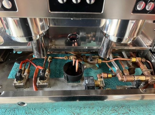 Equipment Refurbishing - All kinds of coffee equipment: home or commercial gear! Espresso Machines, Grinders, Automatic Tampers, Super Automatic Machines, and Coffee Roasting Machines. Bring it to us or call a technician to your facility (just 59$). An equipment pick up is temporarily not available