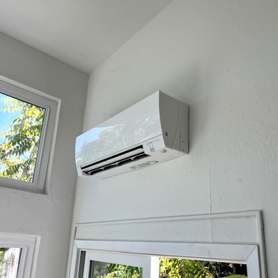 Upgrade your home comfort with the MSZ-FS18NA – the perfect blend of efficiency, innovation, and style - Key features you’ll love ❣️

✔️ 18,000 BTU Cooling Power – perfect for medium to large spaces.
✔️ Hyper-heating INVERTER® technology – year-round comfort, even in extreme cold!
✔️ Whisper-quiet operation – enjoy powerful performance without the noise.
✔️ Smart controls – connect via Wi-Fi for seamless operation from anywhere.

Transform your living space with clean air 💨, perfect temperatures, and energy savings. The MSZ-FS18NA isn’t just a unit - it’s a lifestyle upgrade