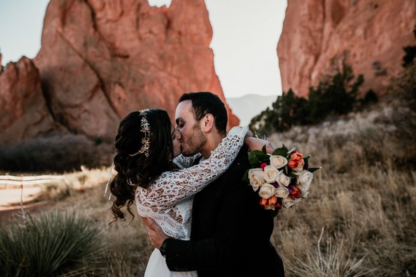 Garden of the Gods Wedding - Garden of the Gods - A couple recreated their wedding this fall and it turned out stunning!