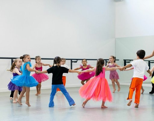 Ballet Boogie - Our Ballet Boogie combo class is a fun-filled dance adventure where little ones explore ballet and hip hop through age appropriate choreography and music. Learning the fundamentals while building confidence and coordination! Ballet Boogie - Our Ballet Boogie combo class is a fun-filled dance adventure where little ones explore ballet and hip hop through age appropriate choreography and music. Learning the fundamentals while building confidence and coordination!
