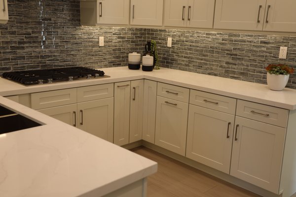 Corona Del Mar Condo - We have successfully renovated an entire condo unit for our client and they were really fascinated and happy with the result of our work. Corona Del Mar Condo - We have successfully renovated an entire condo unit for our client and they were really fascinated and happy with the result of our work.