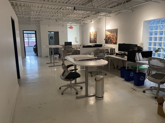 office cleaning / Retail Cleaning - Americans spend most of their waking hours at work. While many businesses use a cleaning service, the actual cleaning performed is often minimal, with a quick vacuum and emptying of trash. Deeper dirt, dust, allergens, and pathogens remain in carpets, on blinds, and deep within the upholstery of office furniture. Read about the ten benefits of a professional commercial cleaning, and why your business should consider investing in a high-quality cleaning from Perfect Cleaning & Organizing.

Here are some benefits !!

1 Increased Employee Productivity

2 Reduced Spread of Disease – Fewer Sick Days

3 A Safer, Healthier Work Environment

4 A Positive, Professional Appearance

5 Morale Booster

6 Higher Quality Cleaning

7 Free Up Storage Space

8 The pecfect cleaning: Trained in Advanced Cleaning Technology