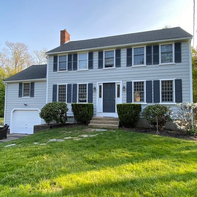 Tb Services painting Projects - Preparation for sale project complete in Scituate-Ma, the body of the house was peeling in some áreas which needs correctly preparation, freshly coat of final paint, shutters and front door also needs a coat of paint. Tb Services painting Projects - Preparation for sale project complete in Scituate-Ma, the body of the house was peeling in some áreas which needs correctly preparation, freshly coat of final paint, shutters and front door also needs a coat of paint.