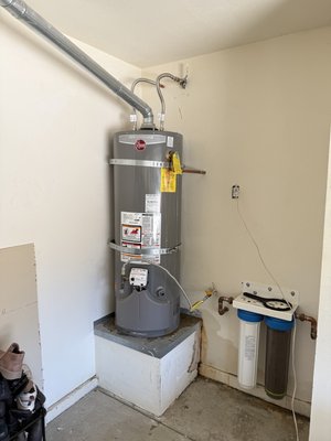 Water Heater Replacement - Local client contacted us on a Saturday morning with a leaking water heater. We got them a quote on a new Ruud water heater replacement and swapped it out by 4 pm that day. Water Heater Replacement - Local client contacted us on a Saturday morning with a leaking water heater. We got them a quote on a new Ruud water heater replacement and swapped it out by 4 pm that day.