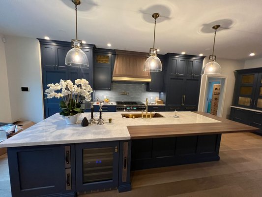 Full Kitchen Renovation with Custom Stone - A full kitchen transformation designed to bring balance and character back into the home.
The space was stripped down and rebuilt with new cabinetry, appliances, and a custom stone backsplash that ties everything together.
Now, the kitchen feels refined, functional, and seamlessly integrated into the home’s overall style.