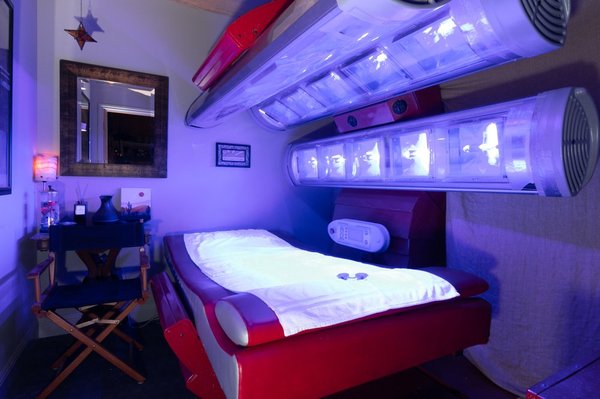 Vitamin D Bed - Pinnacle’s Vitamin D Bed is a real treat! This wide bed features a massage roller and will give you the lift you need to get through the week. It leaves you with a beautiful kissed by the sun tan without all the harmful rays you would normally get from other tanning beds. This modality is a favorite of our Pinnacle clients.
Benefits of Vitamin D include:
Maintain Calcium Balances
Aids in Cell Differentiation
Boosts Immunity
Fight Disease and Infections
Reduces Inflammation
Regulate Blood Pressure Vitamin D Bed - Pinnacle’s Vitamin D Bed is a real treat! This wide bed features a massage roller and will give you the lift you need to get through the week. It leaves you with a beautiful kissed by the sun tan without all the harmful rays you would normally get from other tanning beds. This modality is a favorite of our Pinnacle clients.
Benefits of Vitamin D include:
Maintain Calcium Balances
Aids in Cell Differentiation
Boosts Immunity
Fight Disease and Infections
Reduces Inflammation
Regulate Blood Pressure