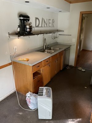 Kitchen Painting - This remodel was done on an old kitchen that was in bad shape. The owner was looking to spruce everything up before he gets ready to sell the house. We did just that. Kitchen Painting - This remodel was done on an old kitchen that was in bad shape. The owner was looking to spruce everything up before he gets ready to sell the house. We did just that.
