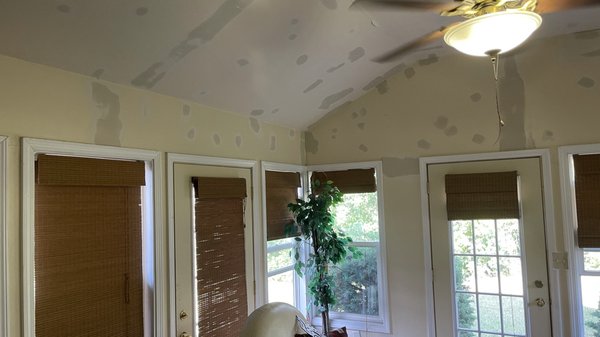 Home painting services - sun room - Fixing repairs and loose drywall tape in a sun room Home painting services - sun room - Fixing repairs and loose drywall tape in a sun room