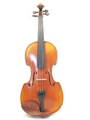 Violas - Luther Strings carries a wide variety of high quality violas for players of all abilities. Each instrument is carefully set up by our in-house luthiers.