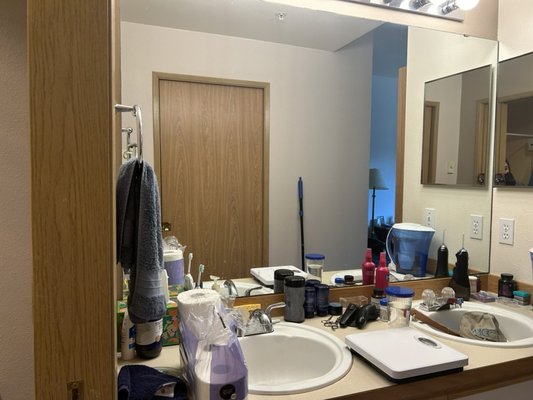 Regular cleaning - 🧹 Regular cleaning

Keep your home or office spotless with our regular cleaning service. Ideal for daily or weekly maintenance, this service includes cleaning surfaces, vacuuming and mopping floors, cleaning bathrooms and kitchens, dusting furniture and more. We adapt to your needs so that you can enjoy a space that is always clean, tidy and cozy.

✅ Trained staff

✅ Cleaning products included

✅ Time flexibility

✅ Reliable and punctual service