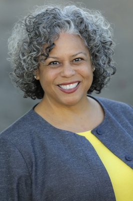 Business Headshots - Natural light photos that strike the perfect balance between "friendly" and "expert". Business Headshots - Natural light photos that strike the perfect balance between "friendly" and "expert".