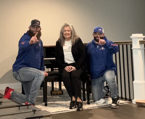 "Harmony in Motion: Your Trusted Piano Moving Specialists" - Are you looking to move your beloved piano to a new location without any hassle? Look no further than journeyman moving. Our team of experts is dedicated to ensuring a smooth and safe transition for your piano, no matter the size or type.

With years of experience in handling delicate instruments, we understand the importance of proper care and attention when moving a piano. From grand pianos to uprights, our skilled movers use specialized equipment and techniques to ensure your piano arrives at its new home in perfect condition.

Customer satisfaction is our top priority, and we take pride in providing reliable and efficient service. Let us take the stress out of moving your piano so you can focus on enjoying your beautiful instrument in its new space.

Contact Journeyman Moving today for a quote and let us help you hit all the right notes during your move!