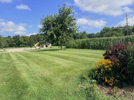 Lawn care - no matter the weather, we get the work done! Lawn care - no matter the weather, we get the work done!