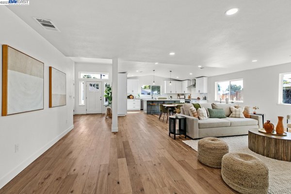 Livermore Staging Project - This adorable home, 3 bed 2 bath, nestled in Livermore had so much charm. Partial home staging done by Bay Gold Staging & Design.