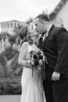 Wedding Photography - It's all about you on this special day. Whether it's for a courthouse elopement or big-family wedding, I believe in documenting your day the way you want to be seen by making you feel comfortable & by encouraging you to be your raw selves.

Your love deserves to shine through your photos.
Let's capture these magic moments, together.