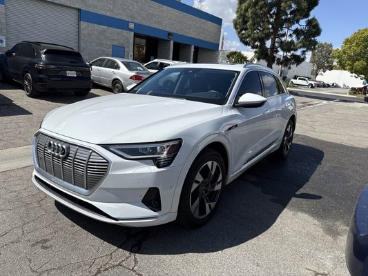 2023 Audi E-Tron Mirror Replacement - This 2023 Audi E-Tron came in for a new mirror housing! Please reach out for a quote via email or phone! Advancedautocollision1@gmail.com or 805 529 9100