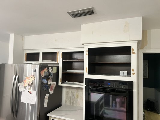 Kitchen Reno - Burress Home Services - Kitchen Remodeling Experts!

Transform your old kitchen into a stunning space without breaking the bank! At Burress Home Services, we believe in sustainable remodeling. We saved all the wood, slides, and rollers from our latest project, giving them a new life in a beautifully refreshed kitchen.

Our recent remodel highlights:
- Resourceful Design: Utilizing salvaged materials for an eco-friendly touch.
- Modern Upgrades: New handles that elevate your kitchen’s style.
- Affordable Solutions: Enhancing function and aesthetics without the hefty price tag.

Ready to elevate your kitchen? Contact us today for a consultation and let’s create the kitchen of your dreams!